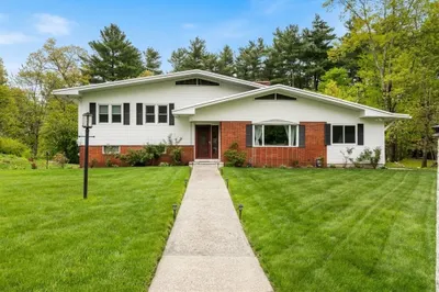 36 Fanning Ave 1