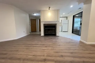 295 West Wyoming Ave #9C 1