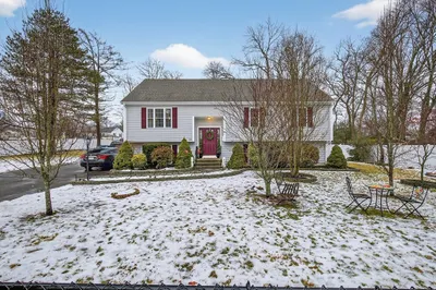 215 North Ave 1