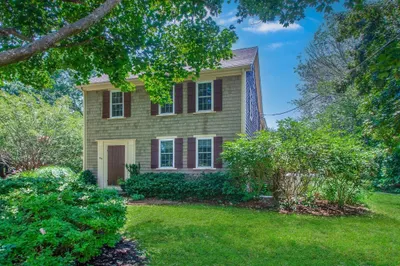 65 Acushnet Rd