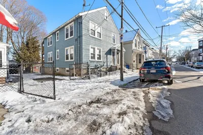 121 Buttonwood St