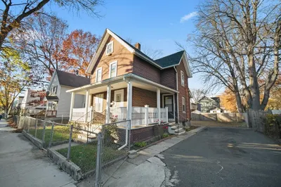 78 Lowell St