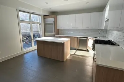 410 West Broadway #201