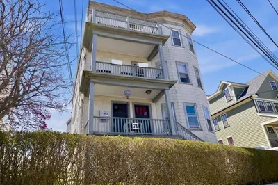 71 Houghton St 1