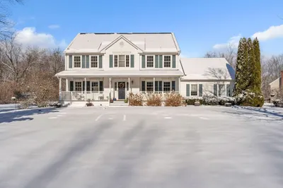 2 Old Farms Ln