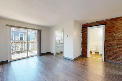 298-300 Meridian Street #300 - 7 1