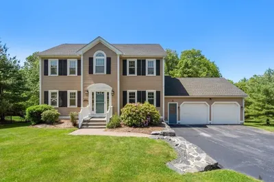 22 Rockwell Drive 1