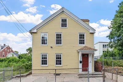 52 Auburn St 1