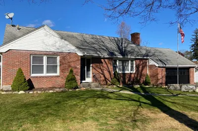 37 Laura Ln 1