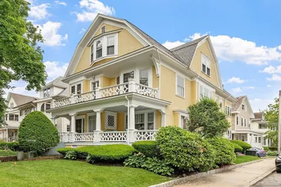 52 Powder House Blvd #2