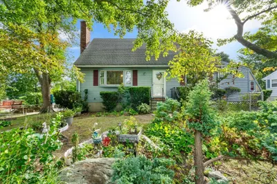 7 Charlotte Dr 1