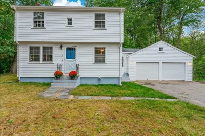 44 Dwelley Ave