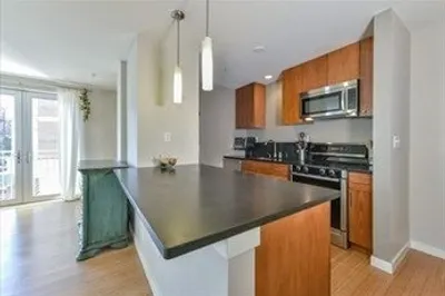 16 Miner St #610