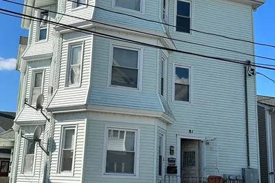 81 Swindells St 1