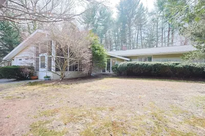 10 Corrine Dr