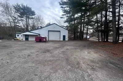 136 Chestnut St. (garage) St