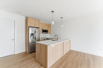 1035 Commonwealth Ave #406