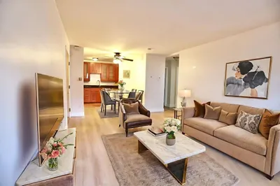 2 Larose Pl #6