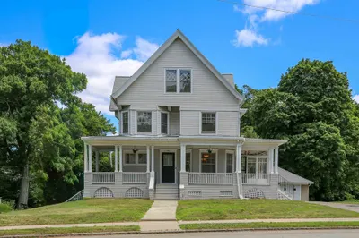 911 Pleasant St 1