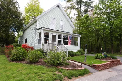 28 Howard Ave