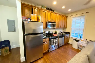 178 Hillside Street #1 1