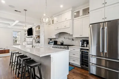 46 Woodward St #2