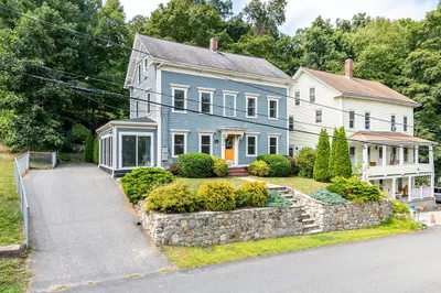 748 Lower River Road 1