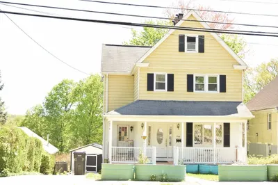 1066 Main St 1