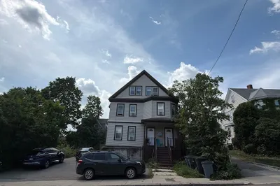 253 Whitwell St #2L 1