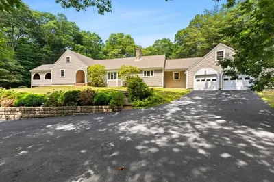 63 Two Ponds Rd