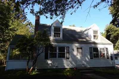 24 Moorland St