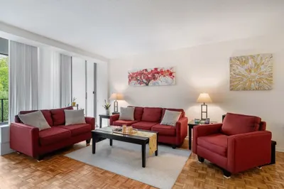 33 Pond Ave #409