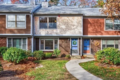 195 Falmouth Rd #10E 1