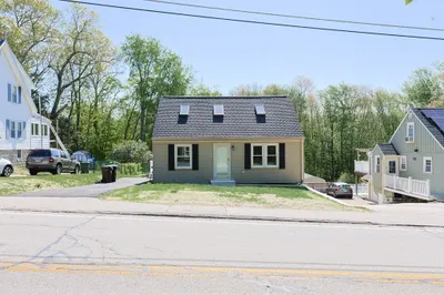 62 Rockland Rd 1