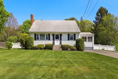 54 Chisholm Rd 1