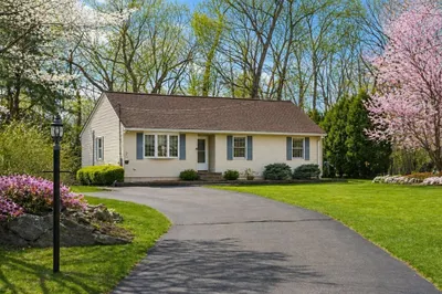 4 Dorianna Cir 1