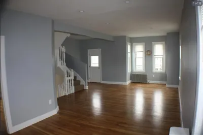 8 Wesley St #2 1