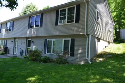 40 Brooks St 1