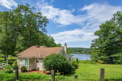 48 Lakeshore Dr 1