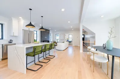 105-107 Willis Ave #105
