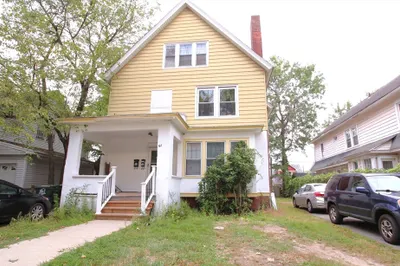 61 Kimberly Ave