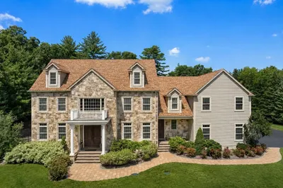 50 Opal Circle 1