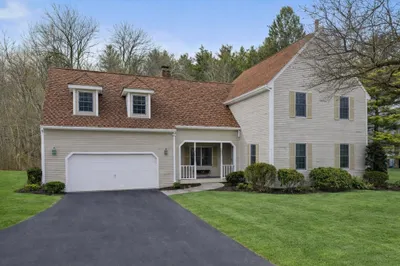 15 Great Plain Ave