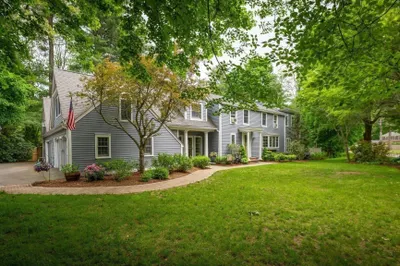 2 Horseshoe Lane