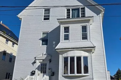 82 Montaup St 1