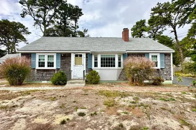 101 Swan River Rd 1