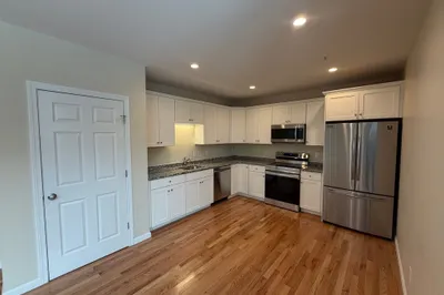 85 Lowell St #6 1