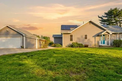 10 Laroche St 1