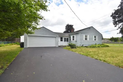 631 James St 1