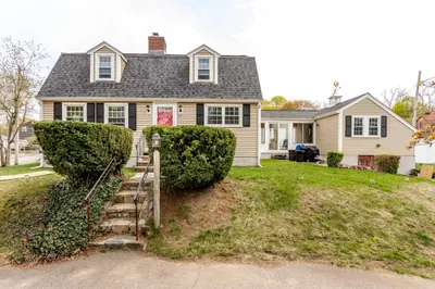 19 Willow Ave